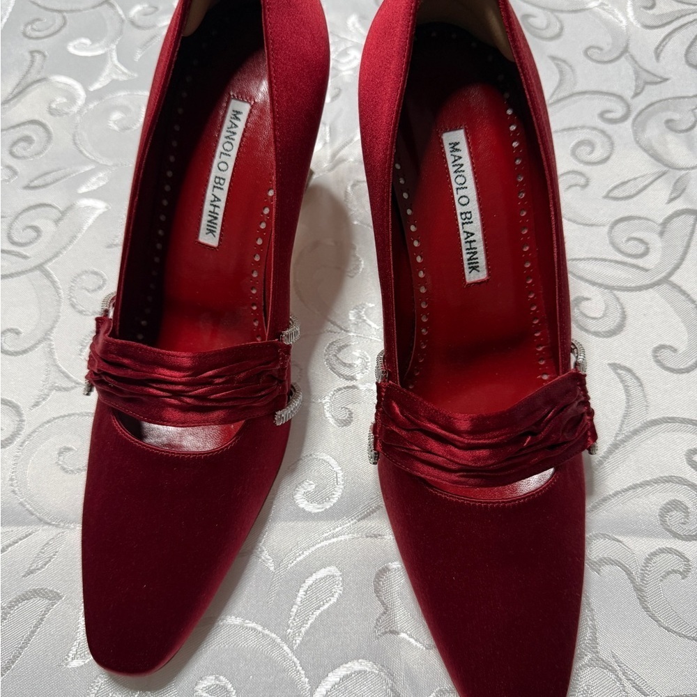 MANOLO BLAHNIK Fetis 70 Crystal-Embellished Satin Trimmed Velvet Pumps - Picture 4 of 6